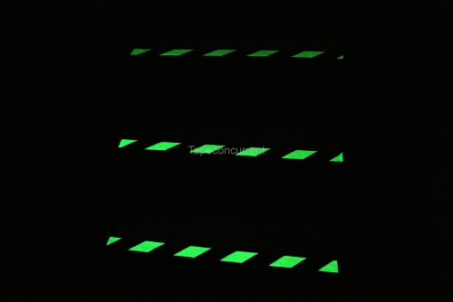 5868HAZ Antislip Zwart gestreept met Glow in the Dark 25mm x 18 meter